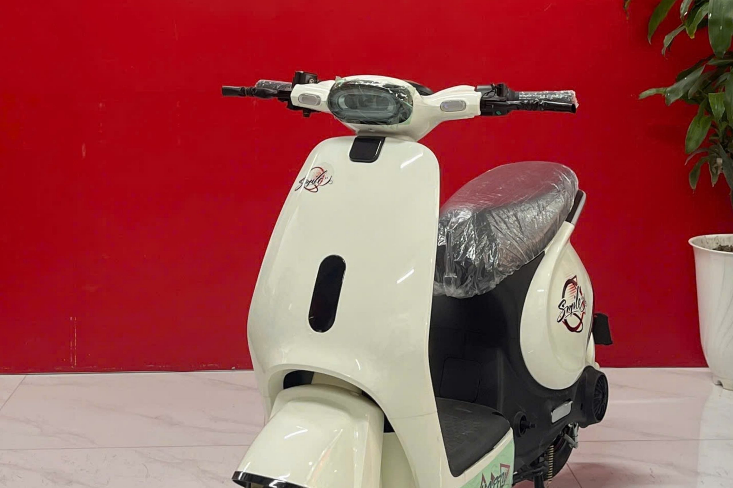 XE ĐIỆN THỜI TRANG VC3 - MÀU TRẮNG SỨ