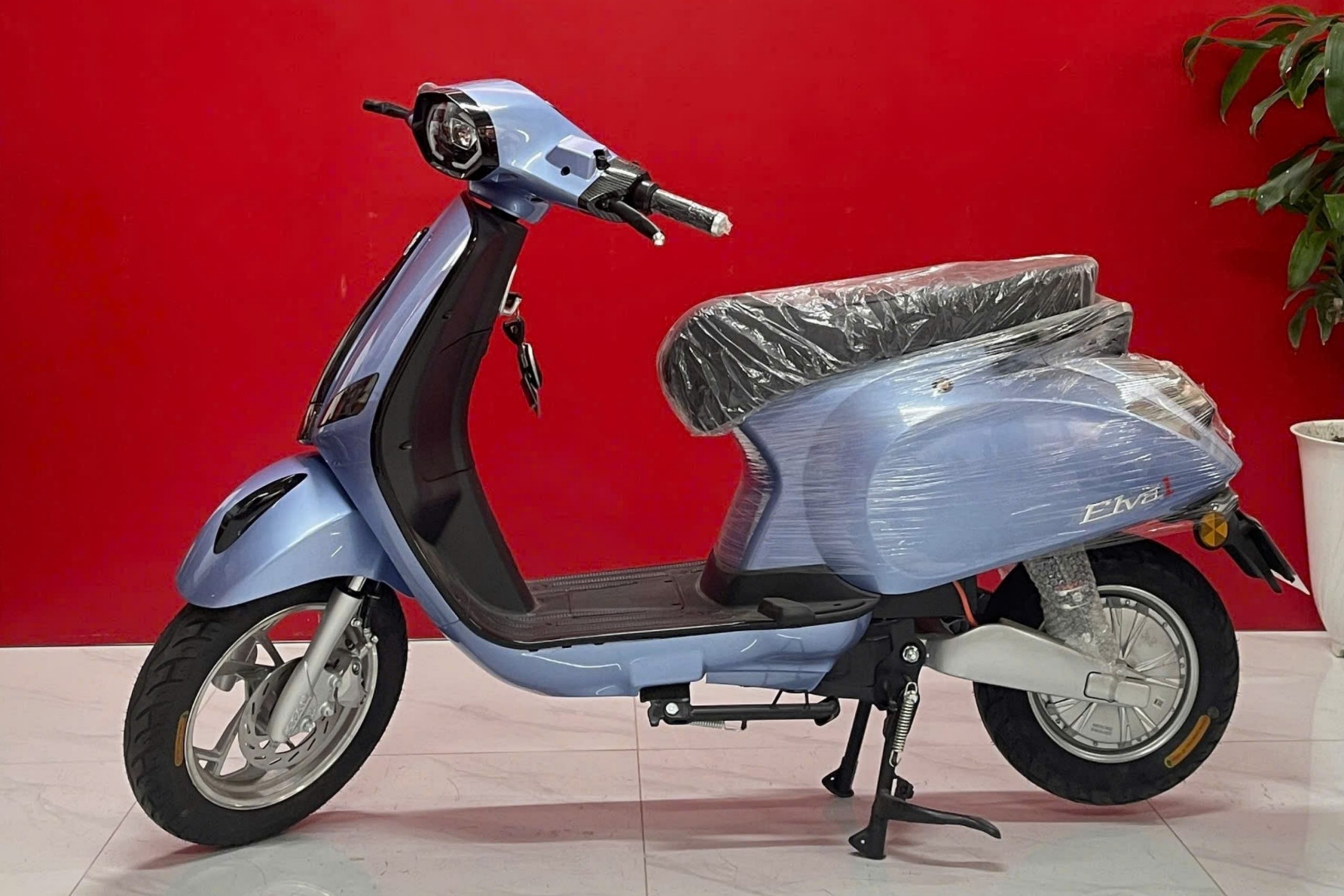 XE ĐIỆN G20 ElVA - DÁNG VESPA - MÀU XANH BABY