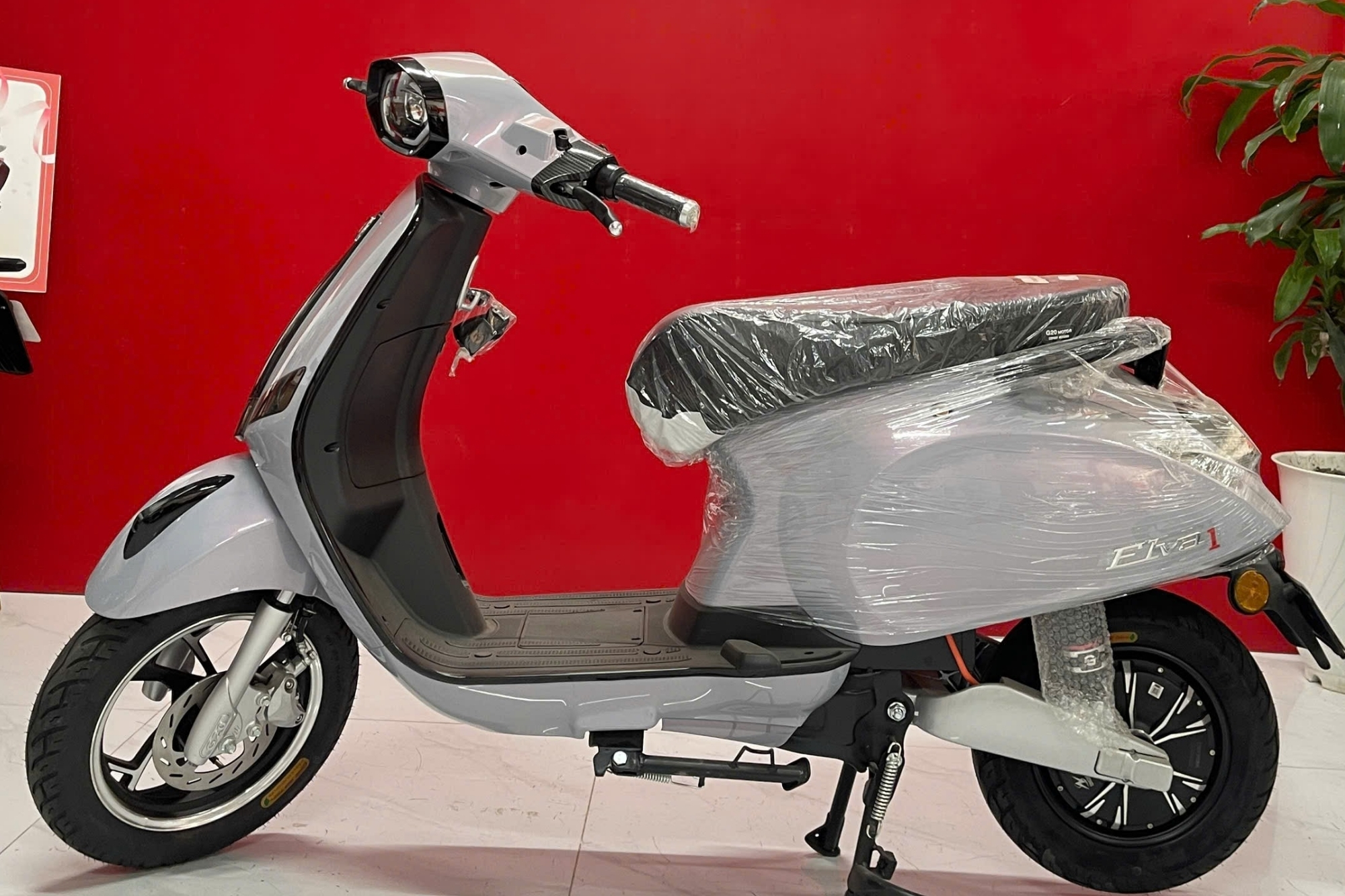 XE ĐIỆN G20 ElVA - DÁNG VESPA - MÀU ÁNH TÍM